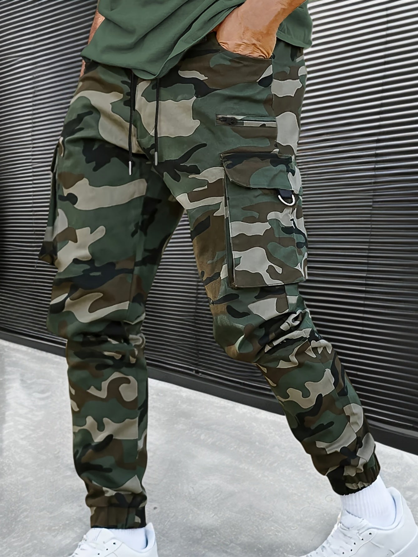 Vyraly Jogger Trousers